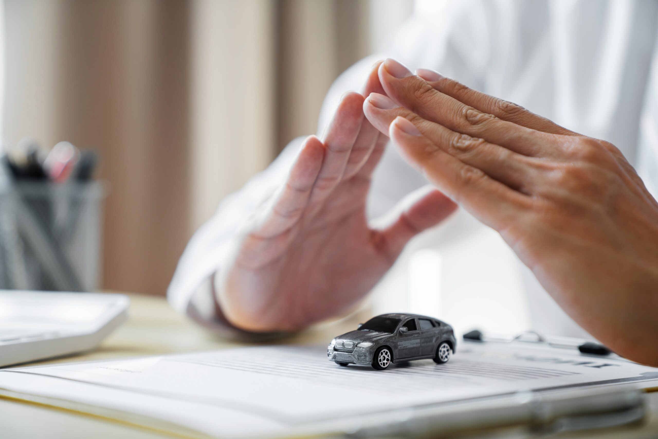 ソーラーカーポートの設置で後悔しない！知っておきたいメリットと注意点